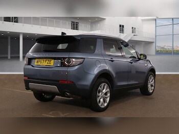 Used Land Rover Discovery Sport 2017 for sale - 75974059: Photo