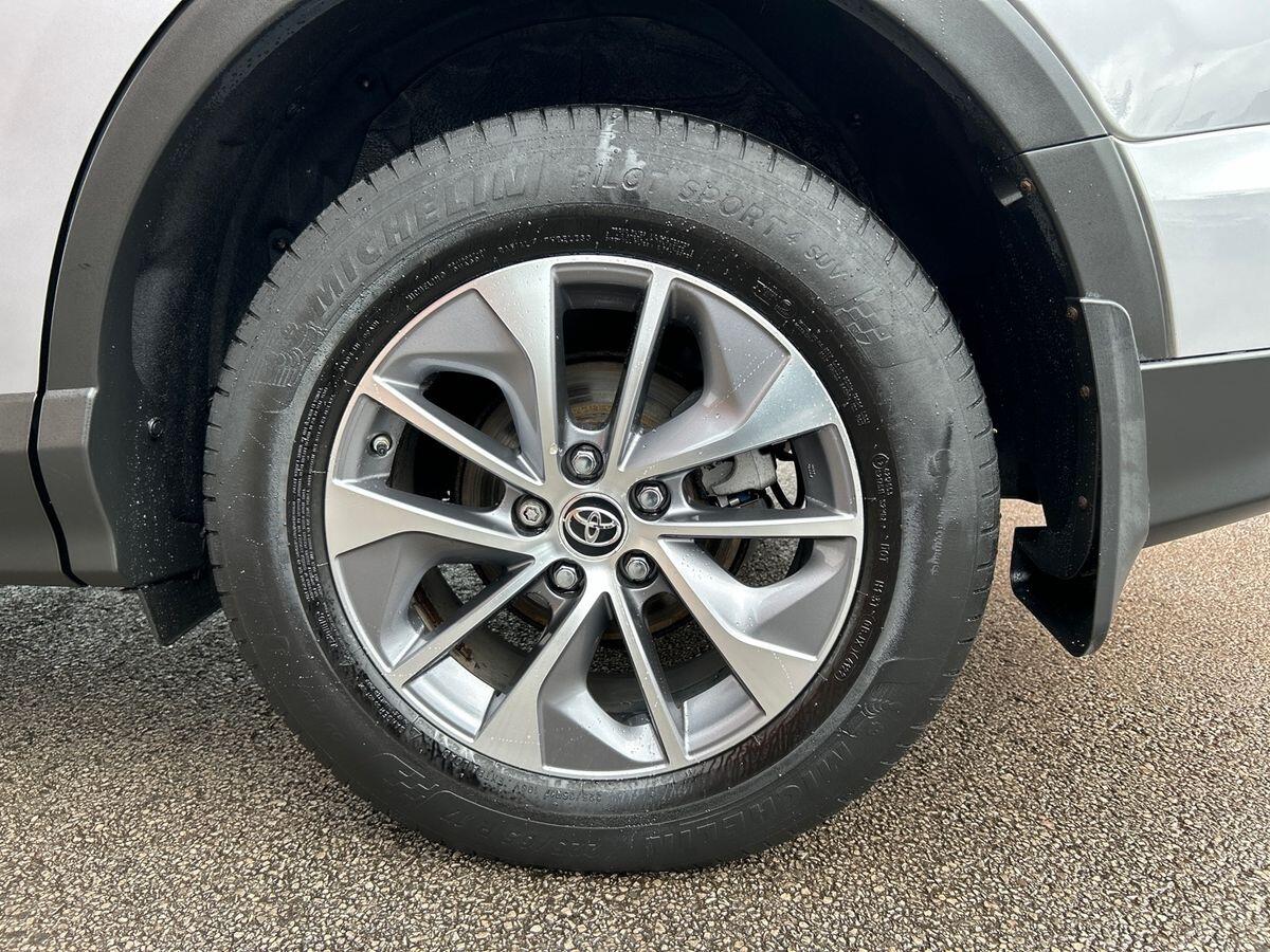Used Toyota RAV4 2018 for sale - 76323996: Photo 10
