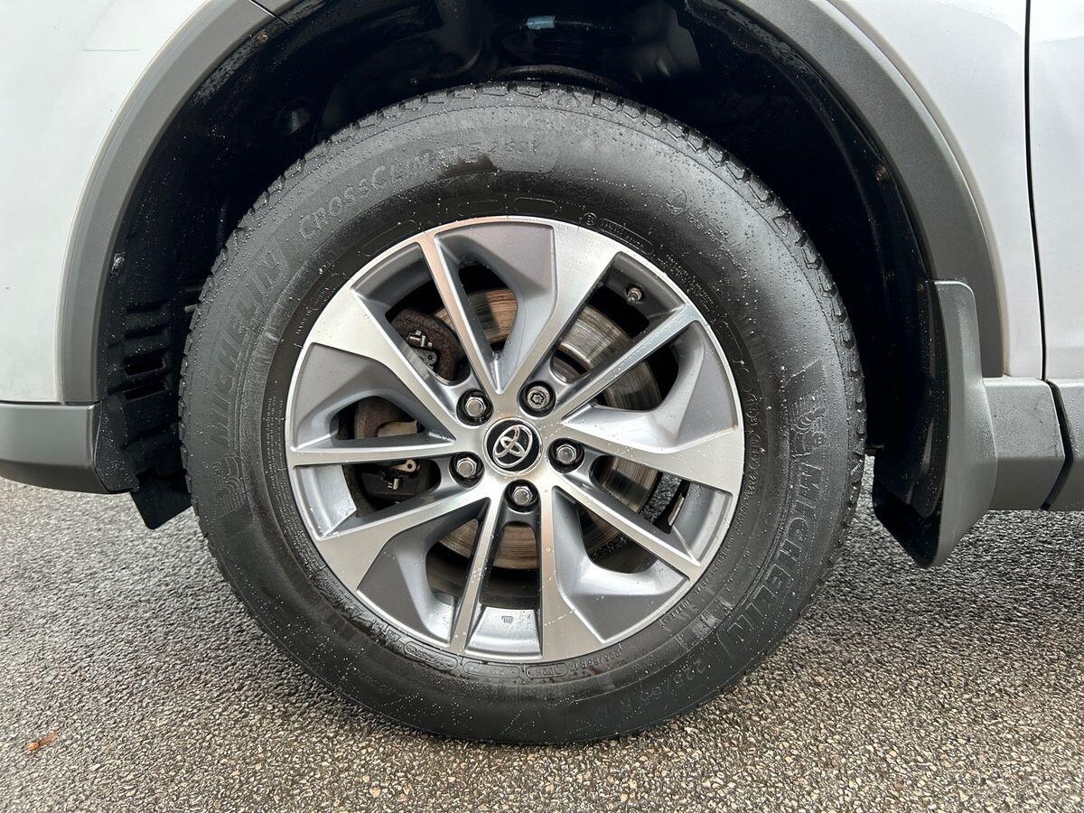 Used Toyota RAV4 2018 for sale - 76323996: Photo 11