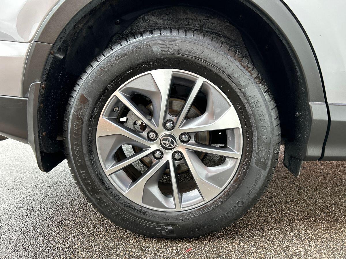 Used Toyota RAV4 2018 for sale - 76323996: Photo 13
