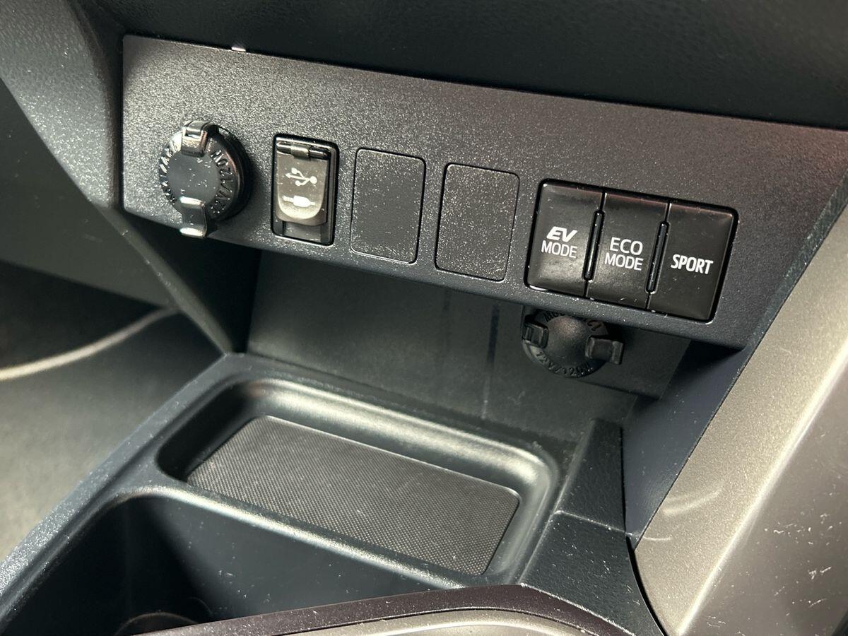 Used Toyota RAV4 2018 for sale - 76323996: Photo 26