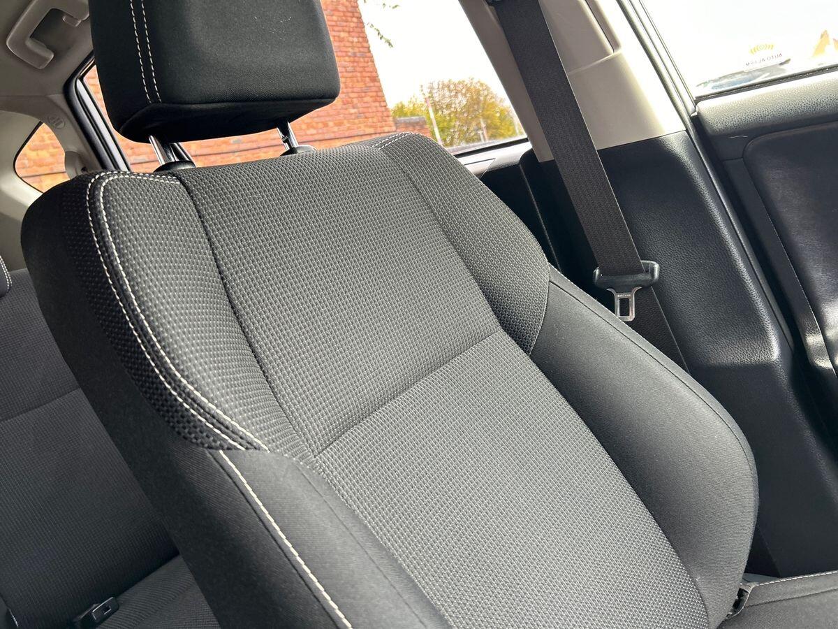 Used Toyota RAV4 2018 for sale - 76323996: Photo 31