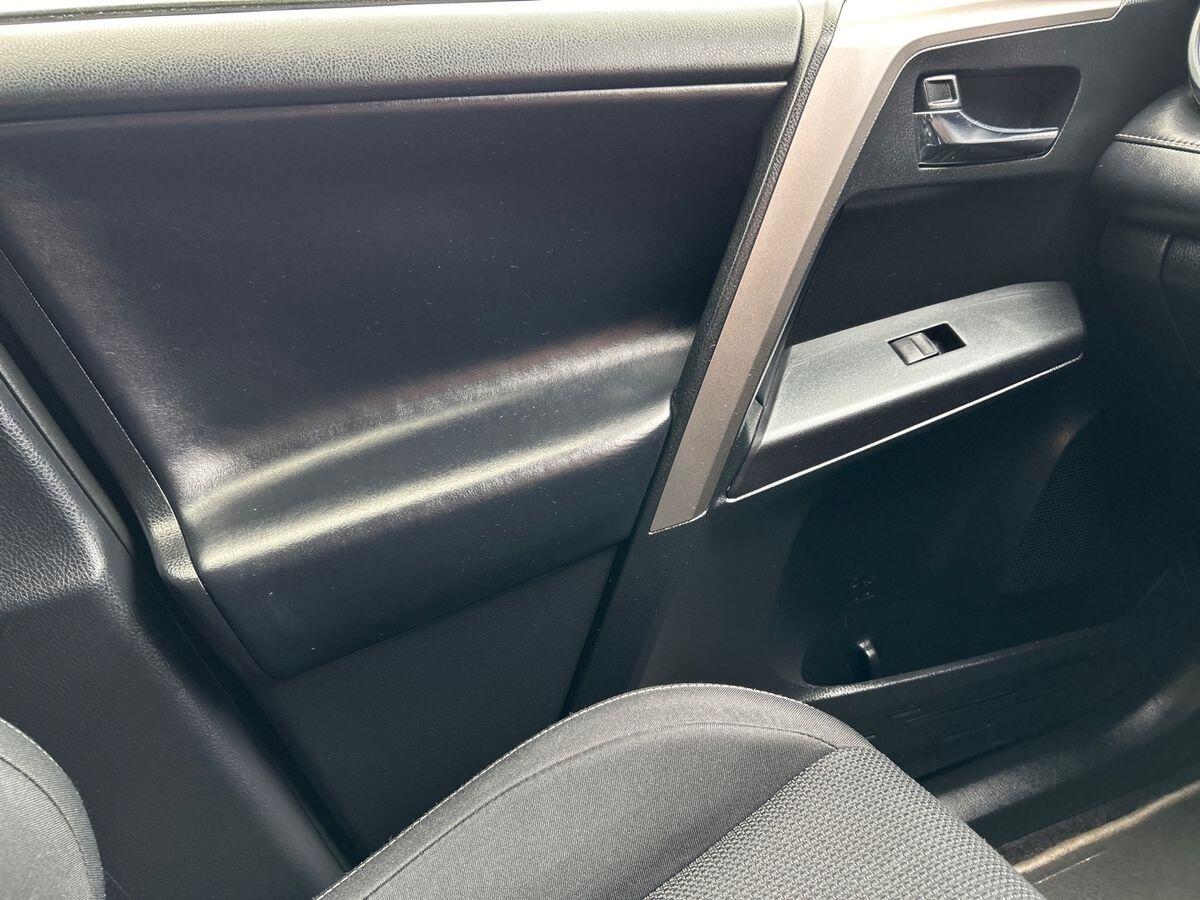 Used Toyota RAV4 2018 for sale - 76323996: Photo 32