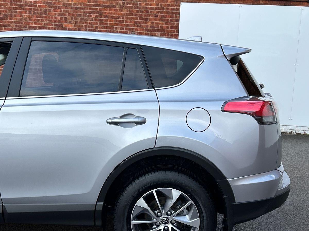 Used Toyota RAV4 2018 for sale - 76323996: Photo 36