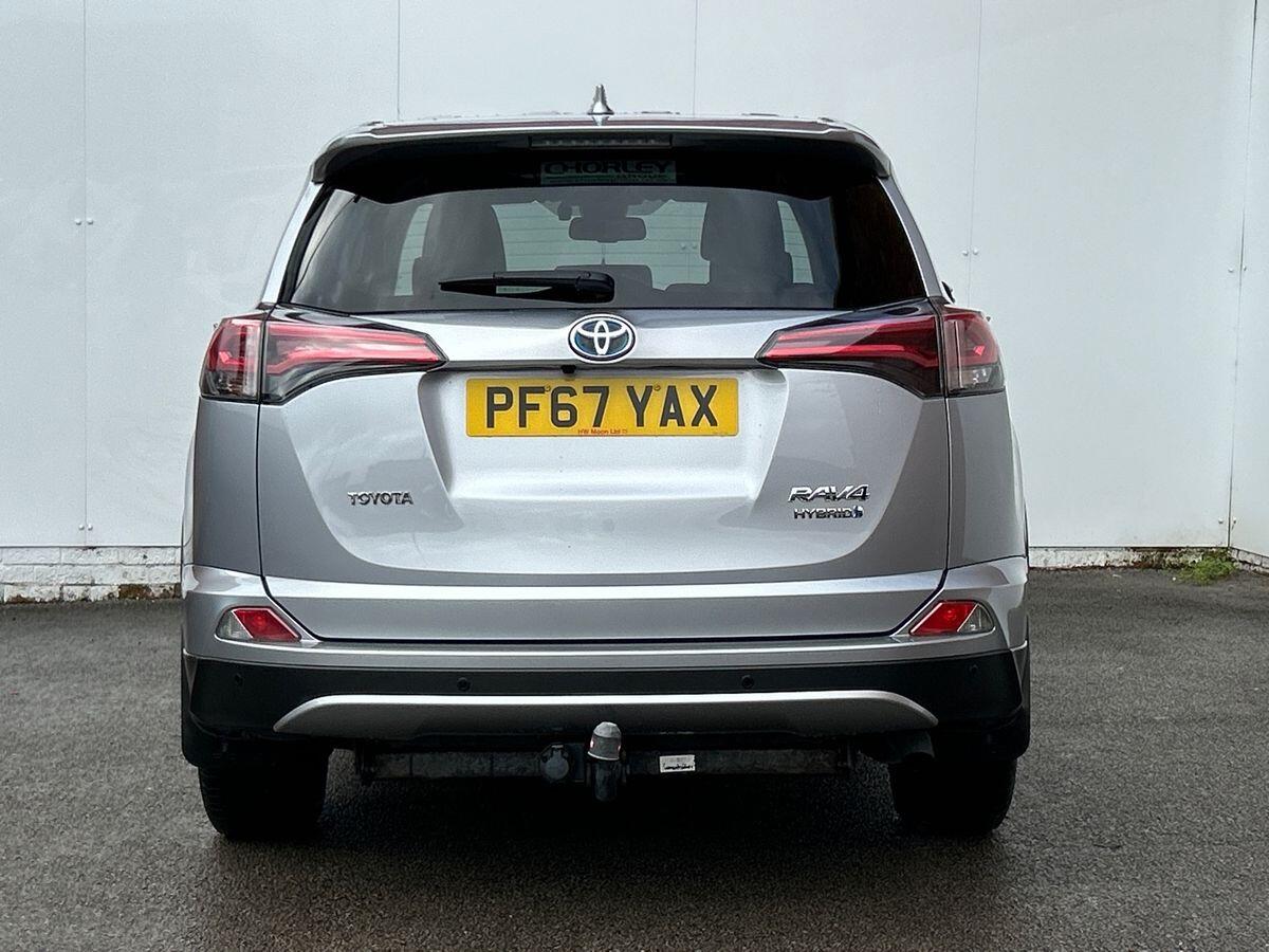 Used Toyota RAV4 2018 for sale - 76323996: Photo 5