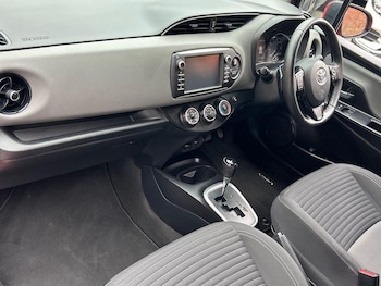 Used Toyota Yaris 2017 for sale - 76090268: Photo
