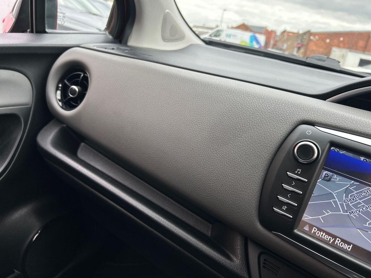 Used Toyota Yaris 2017 for sale - 76090268: Photo 34