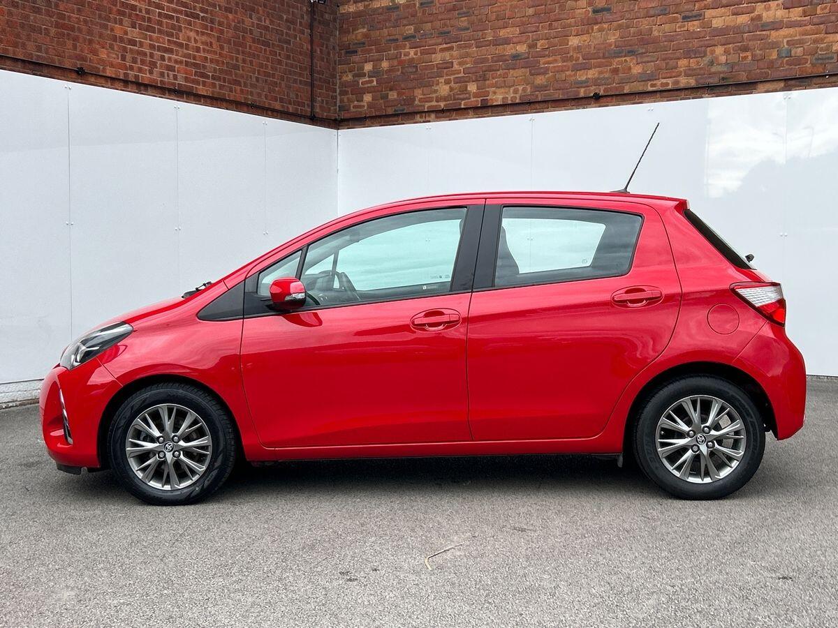Used Toyota Yaris 2017 for sale - 76090268: Photo 6