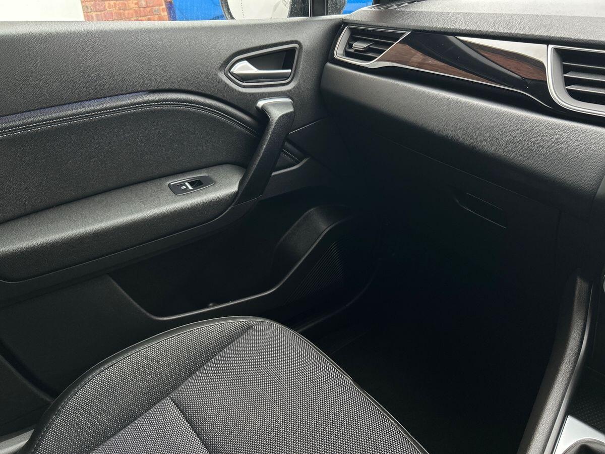 Used Renault Captur 2023 for sale - 77829387: Photo 43