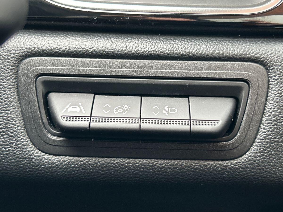 Used Renault Captur 2023 for sale - 77829387: Photo 45