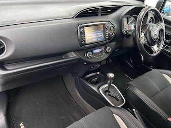 Used Toyota Yaris 2019 for sale - 75667320: Photo