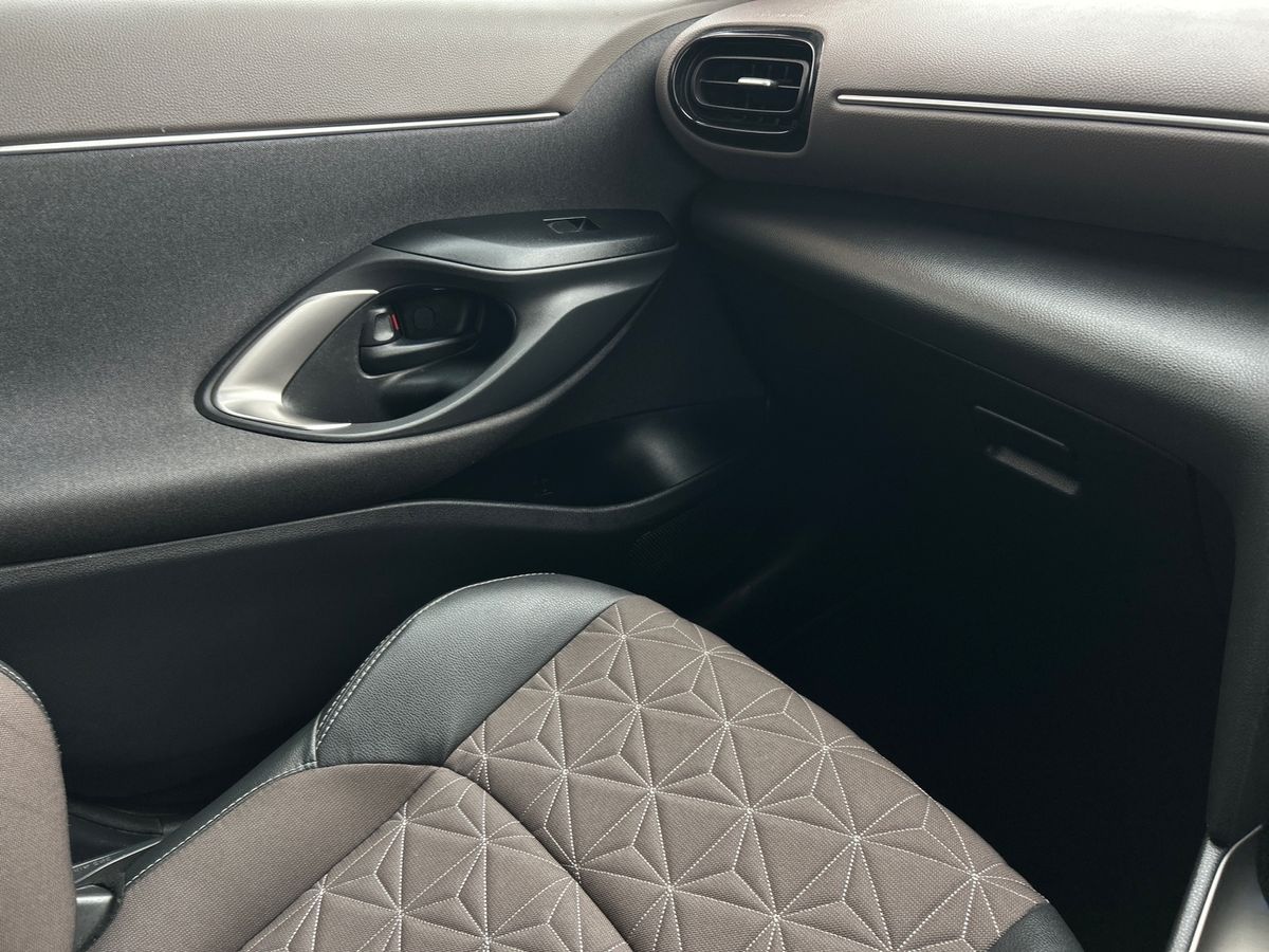 Used Toyota Yaris Cross 2023 for sale - 77541023: Photo 39