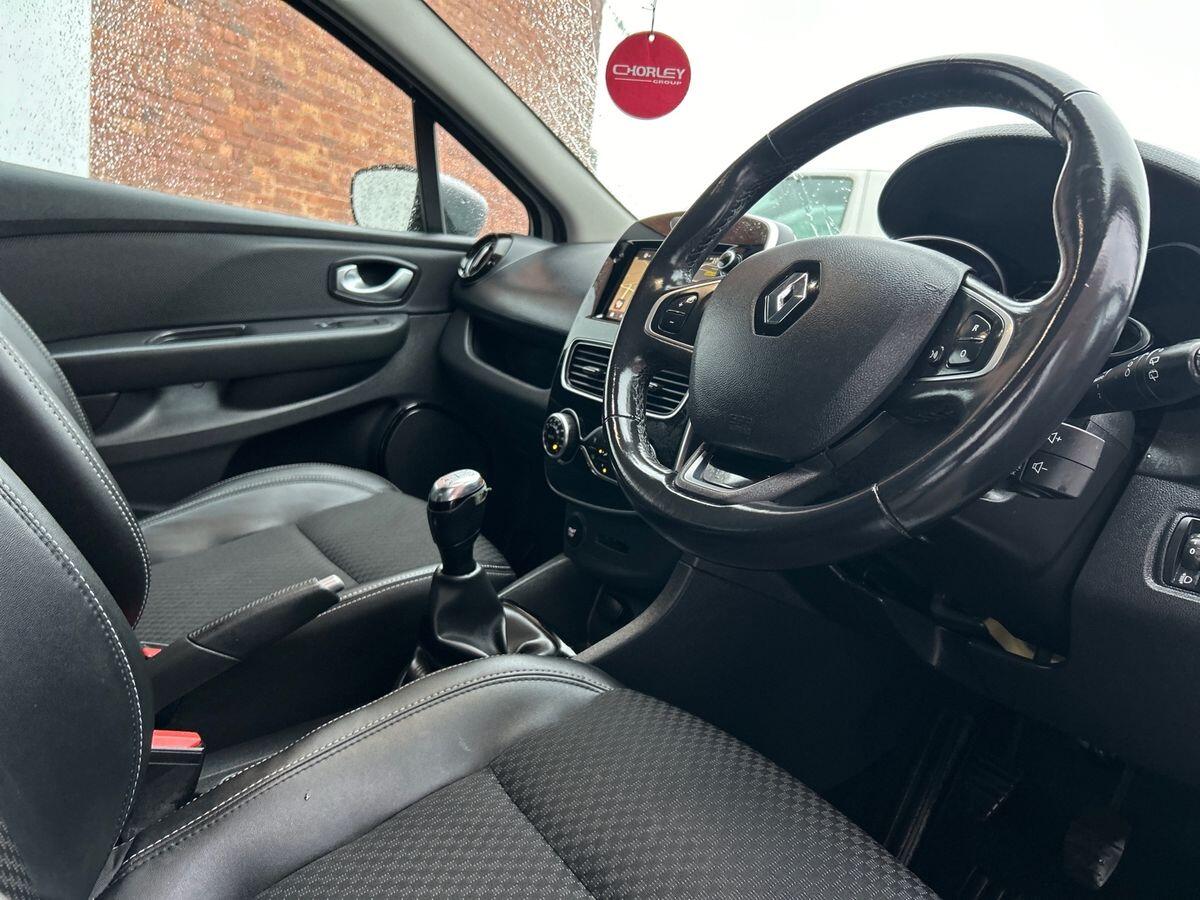 Used Renault Clio 2018 for sale - 76896191: Photo 11