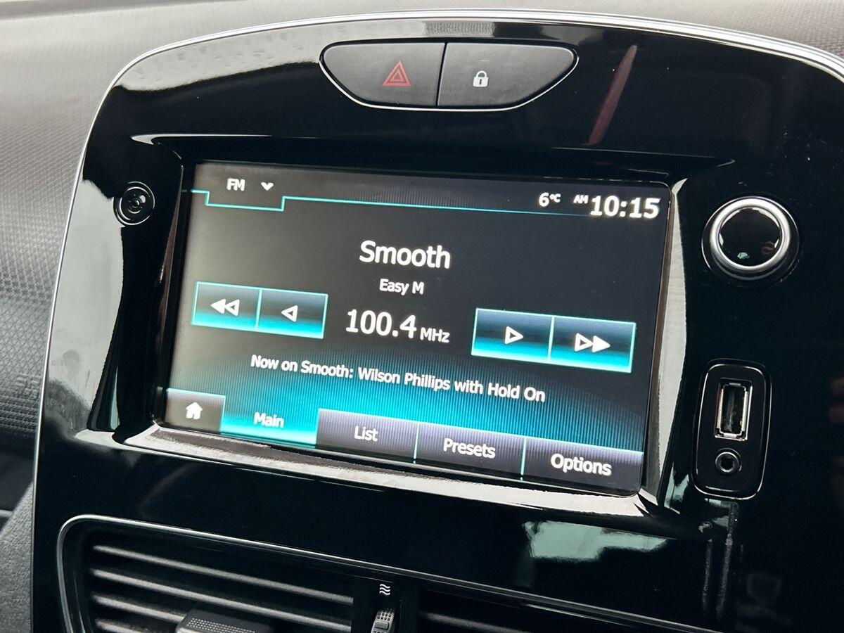 Used Renault Clio 2018 for sale - 76896191: Photo 25