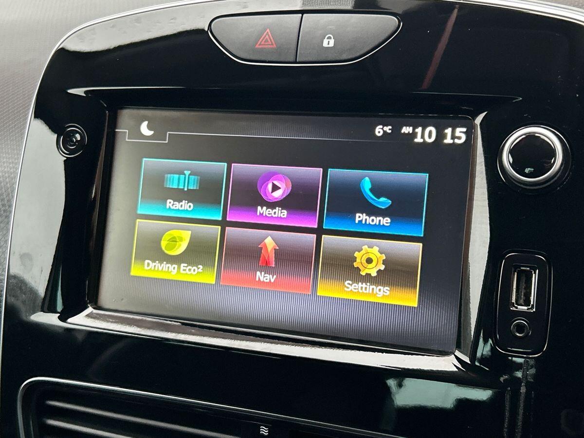 Used Renault Clio 2018 for sale - 76896191: Photo 26