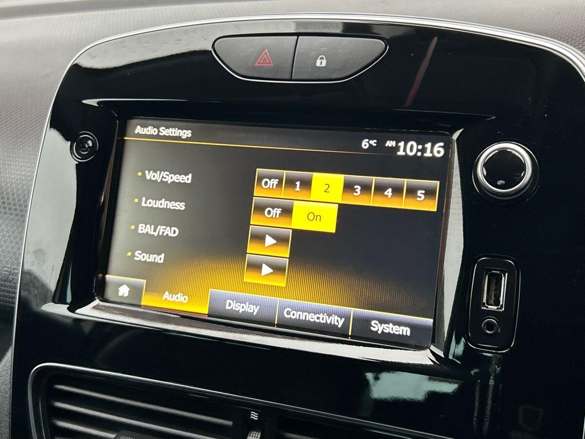 Used Renault Clio 2018 for sale - 76896191: Photo 27