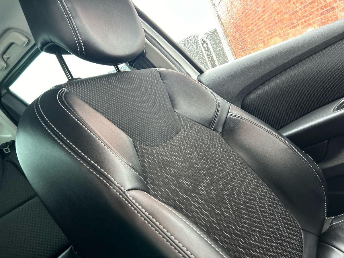 Used Renault Clio 2018 for sale - 76896191: Photo 30