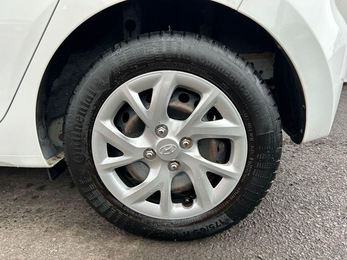 Used Hyundai i10 2019 for sale - 76488330: Photo 9