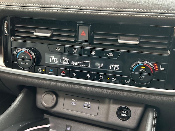 Used Nissan X-Trail 2023 for sale - 76220285: Photo 27