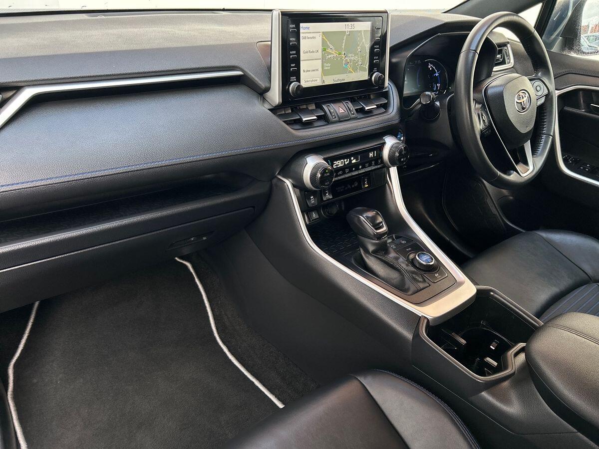 Used Toyota RAV4 2022 for sale - 77083173: Photo 2