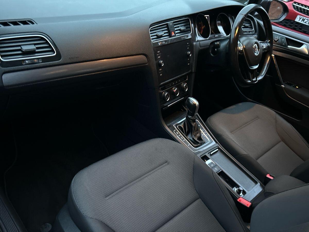 Used Volkswagen Golf 2018 for sale - 76774499: Photo 2