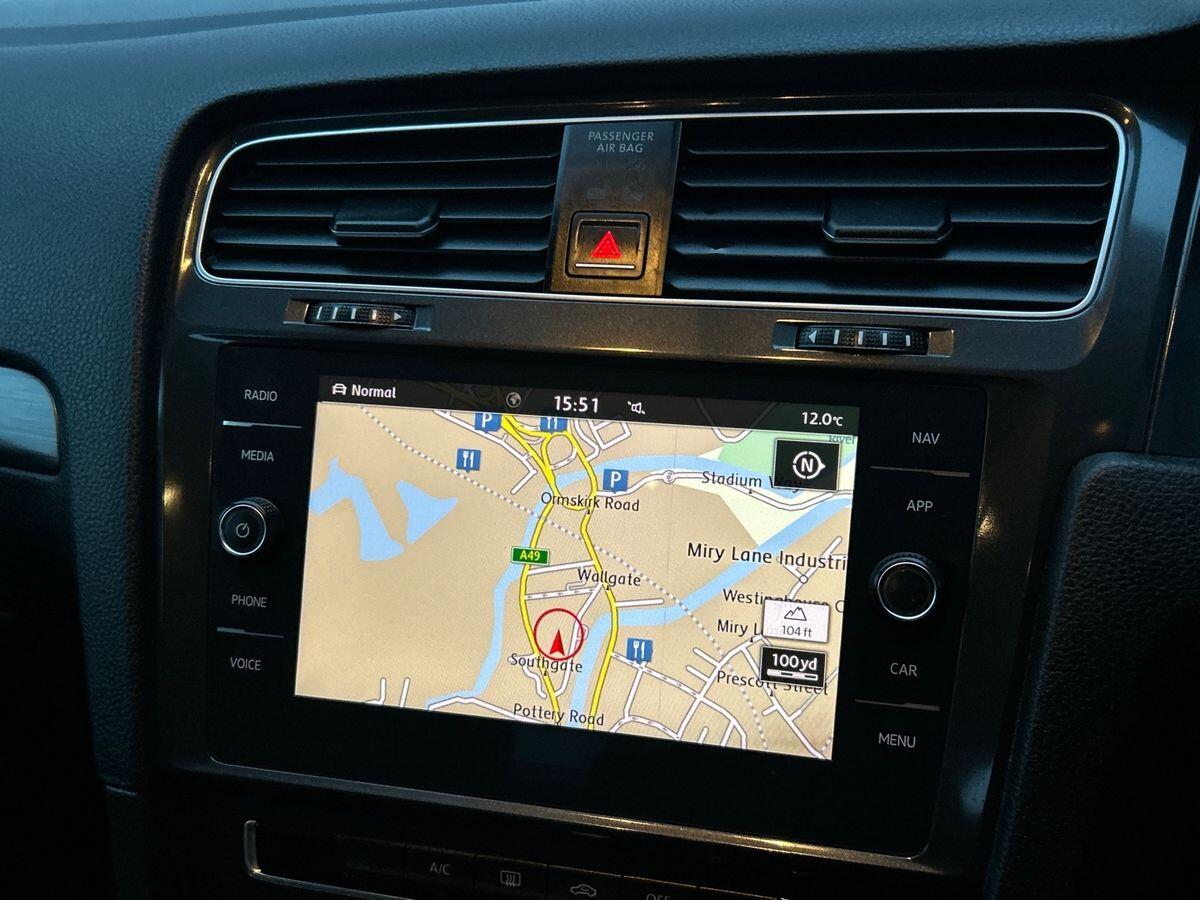 Used Volkswagen Golf 2018 for sale - 76774499: Photo 9