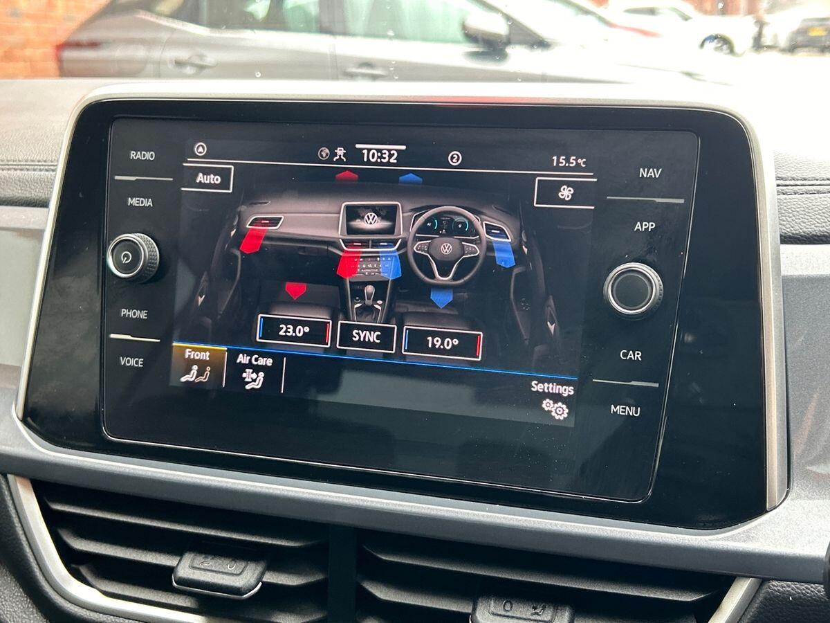 Used Volkswagen T-Roc 2024 for sale - 75969824: Photo 30