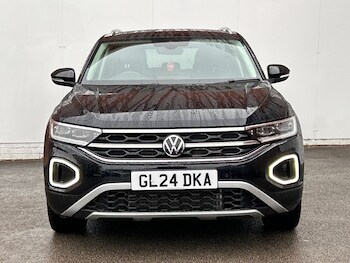 Used Volkswagen T-Roc 2024 for sale - 75969824: Photo