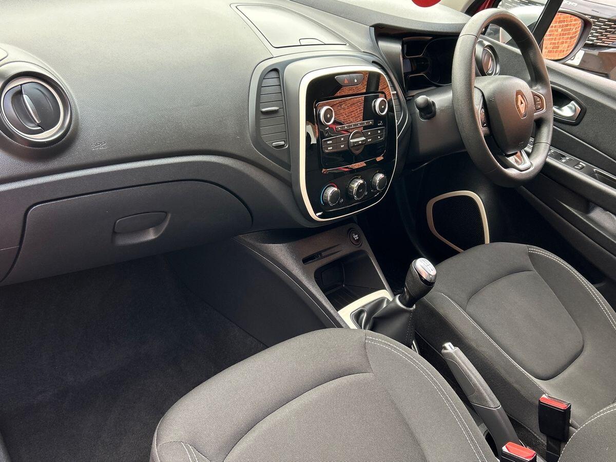 Used Renault Captur 2018 for sale - 76065296: Photo 2