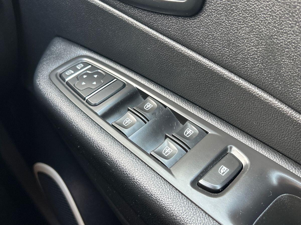 Used Renault Captur 2018 for sale - 76065296: Photo 21