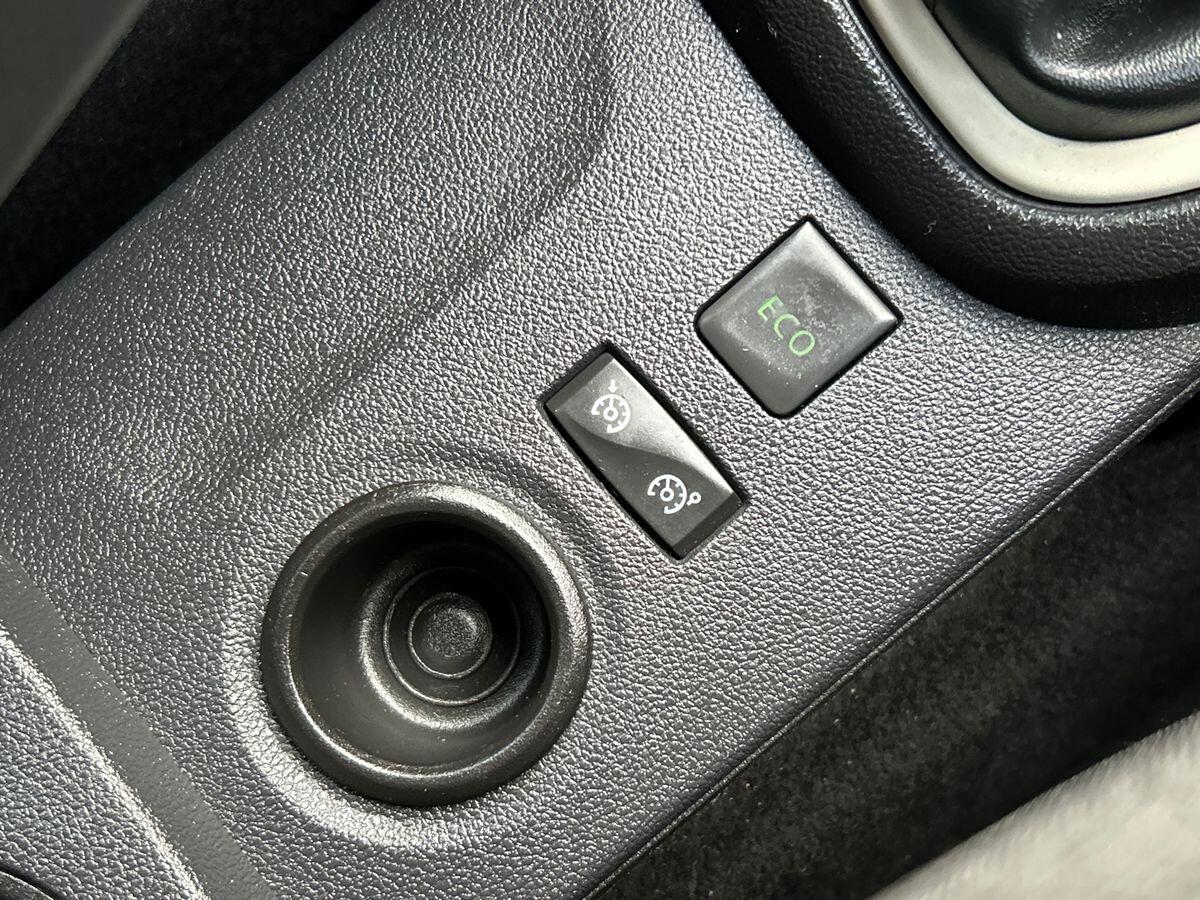 Used Renault Captur 2018 for sale - 76065296: Photo 24