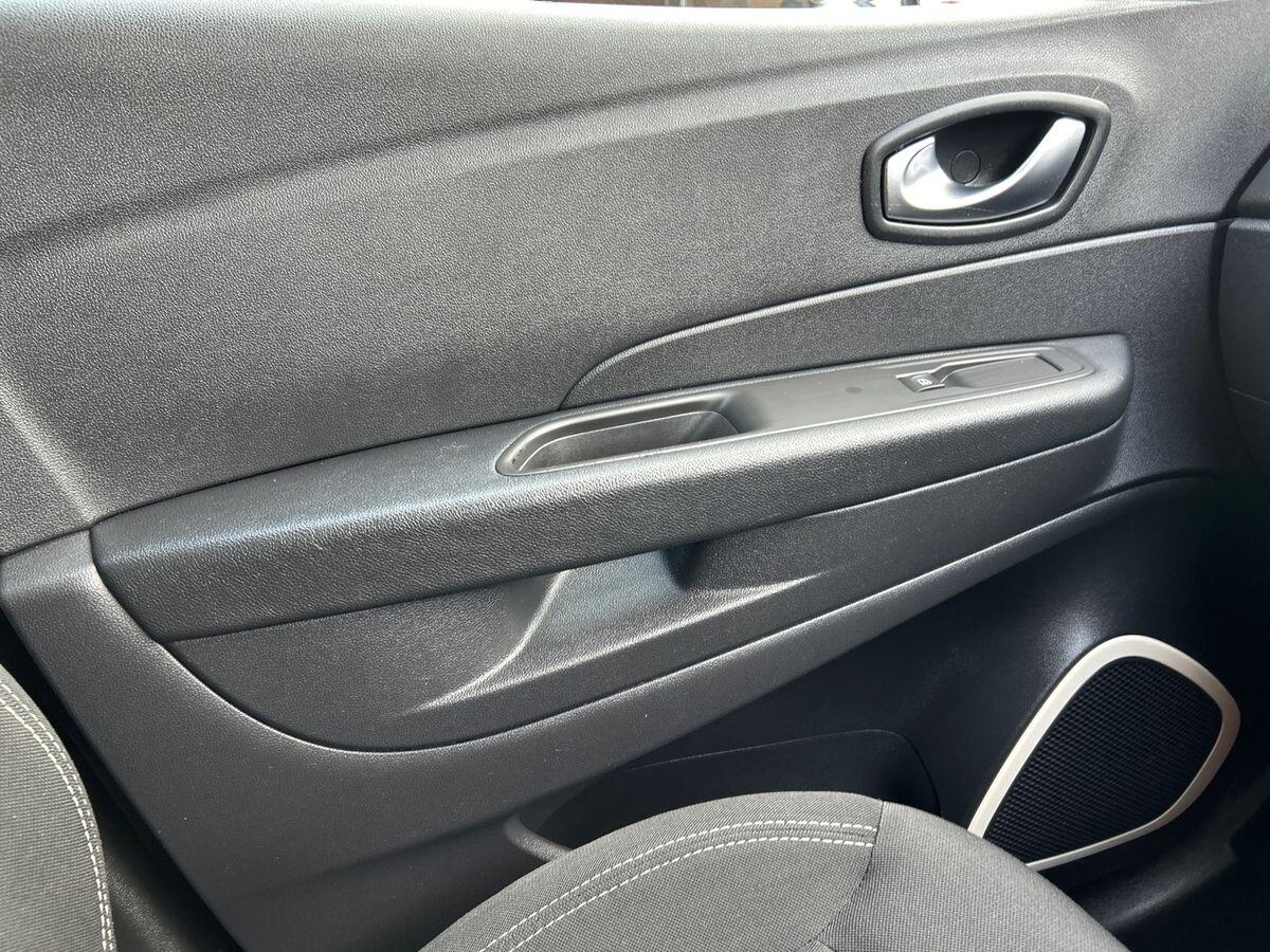 Used Renault Captur 2018 for sale - 76065296: Photo 32