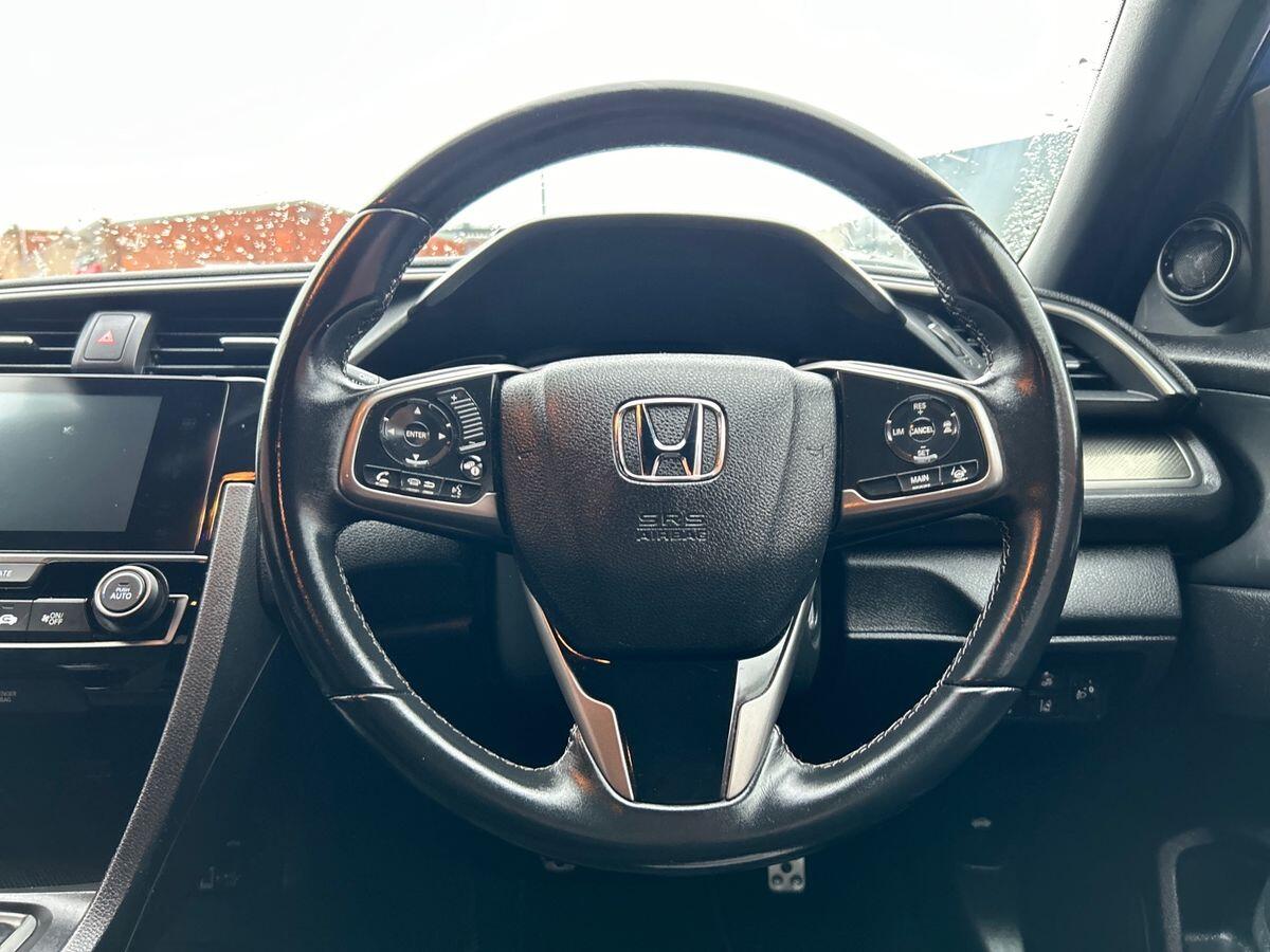 Used Honda Civic 2018 for sale - 76774581: Photo 15