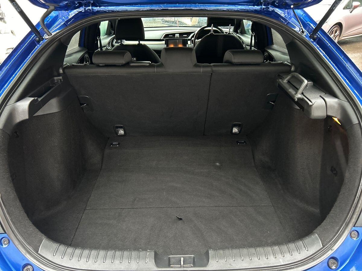 Used Honda Civic 2018 for sale - 76774581: Photo 17