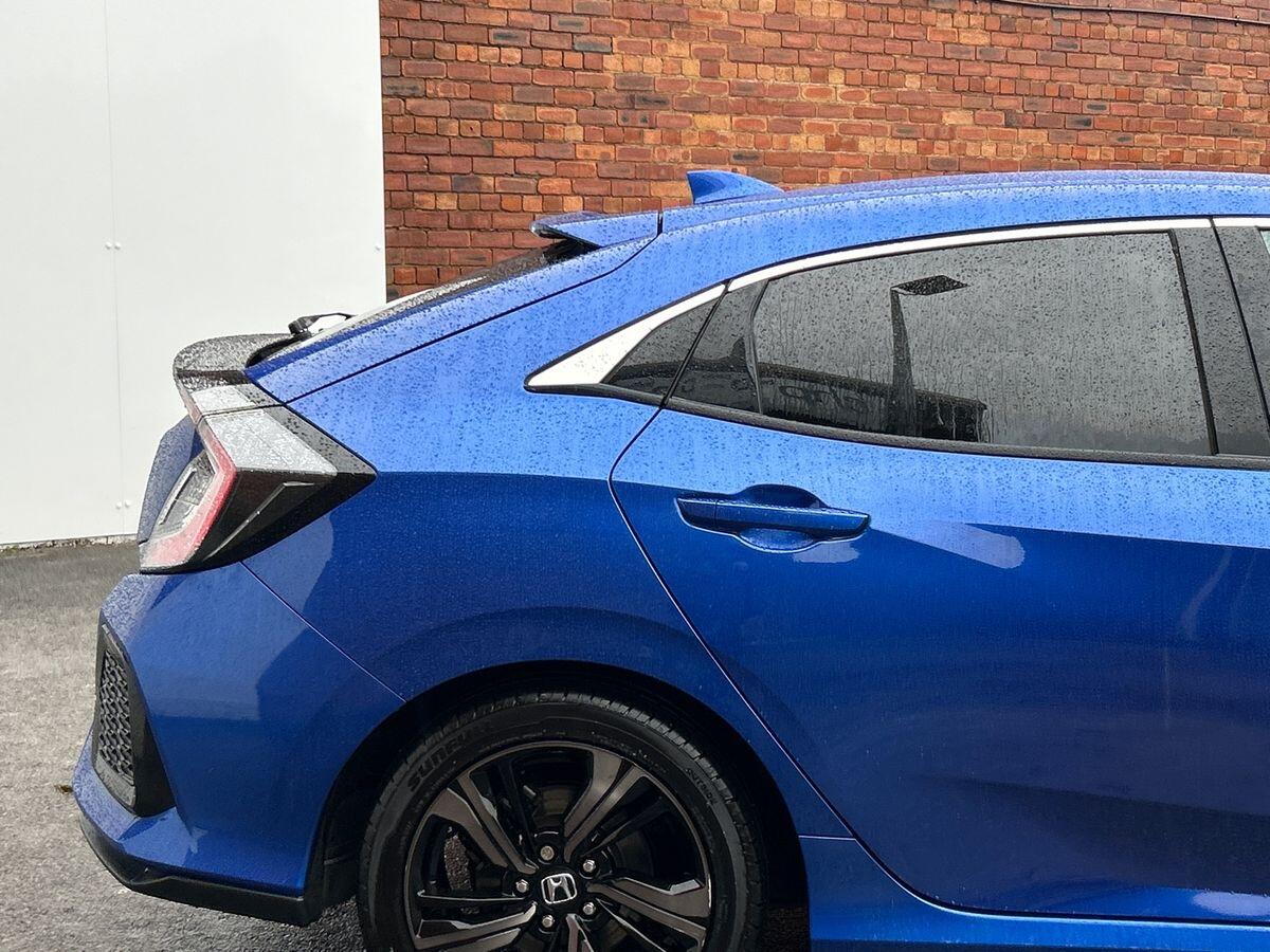 Used Honda Civic 2018 for sale - 76774581: Photo 32