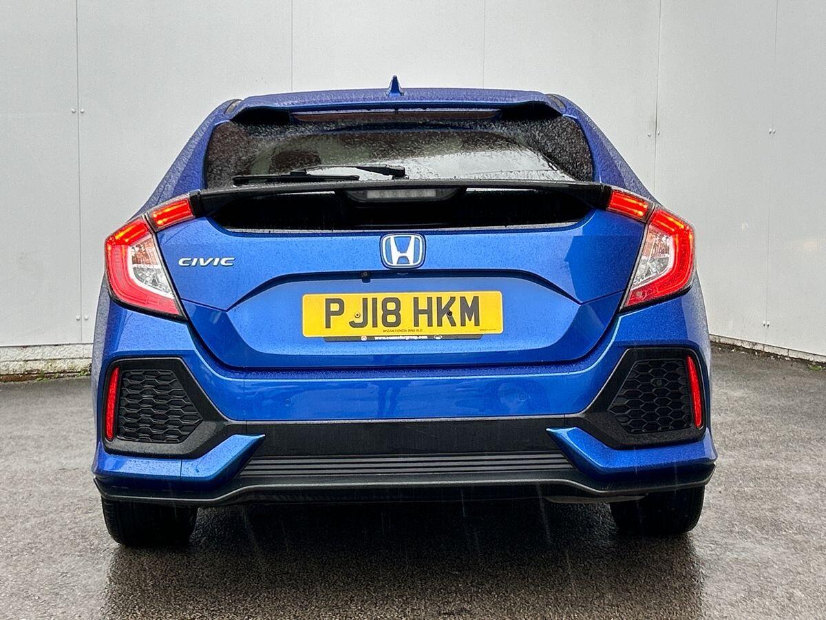 Used Honda Civic 2018 for sale - 76774581: Photo 5