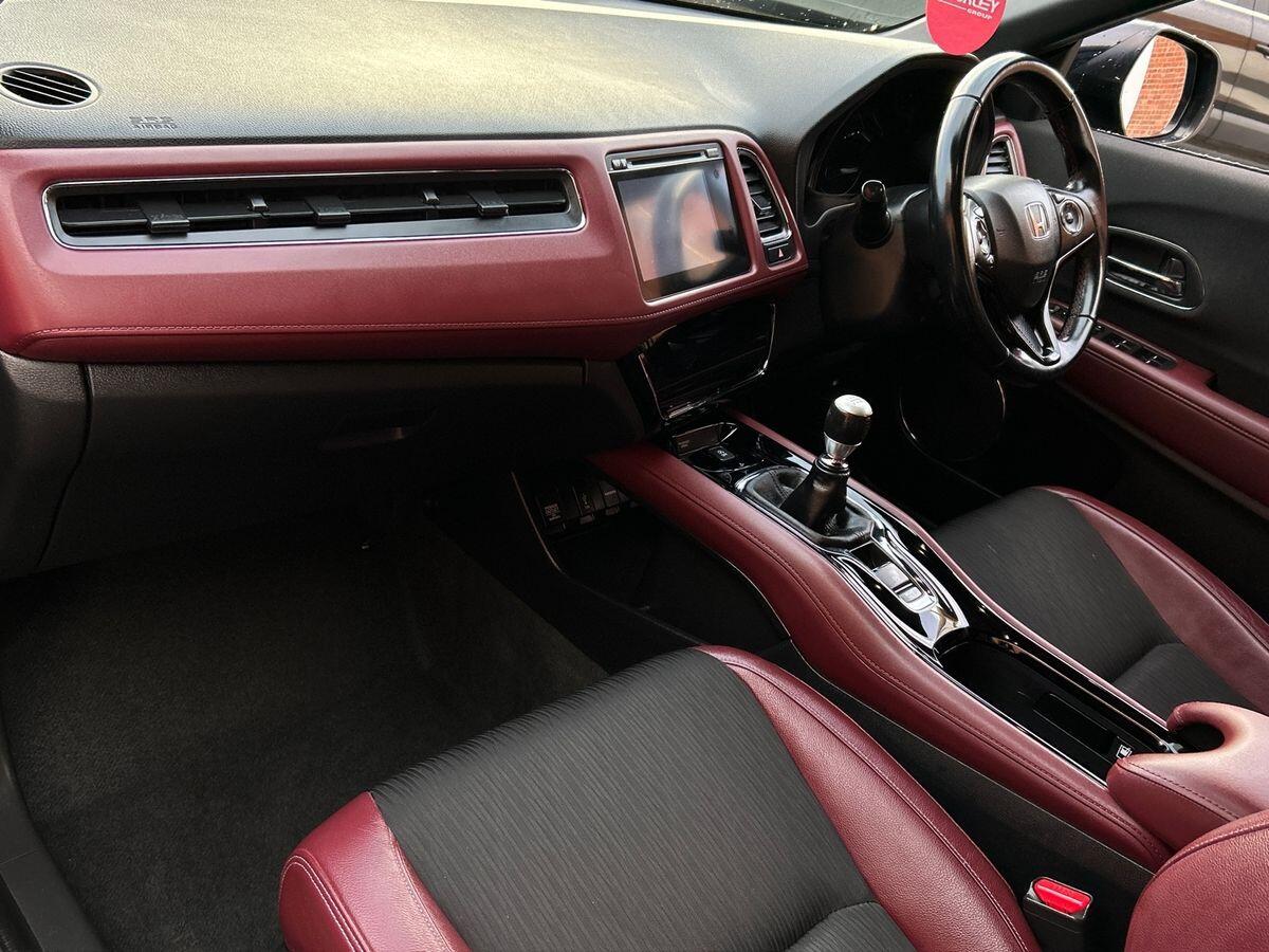 Used Honda HR-V 2019 for sale - 76625944: Photo 2