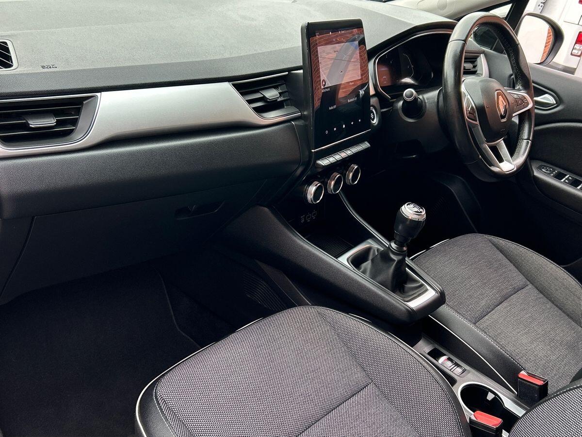 Used Renault Captur 2021 for sale - 76065322: Photo 2