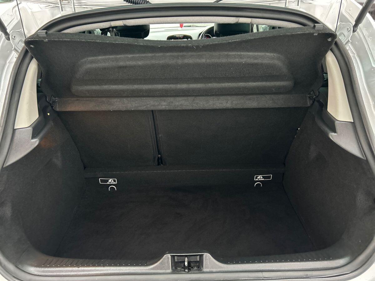 Used Renault Clio 2018 for sale - 76595844: Photo 18