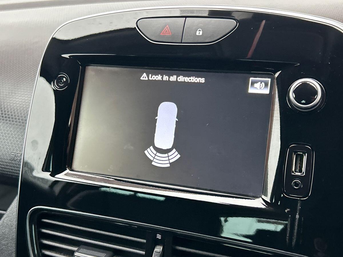 Used Renault Clio 2018 for sale - 76595844: Photo 30