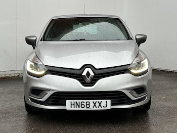 Used Renault Clio 2018 for sale - 76595844: Photo