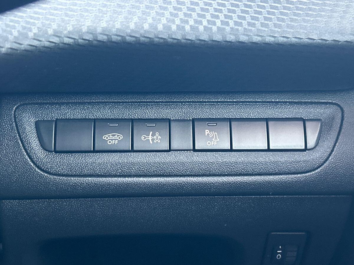 Used Peugeot 2008 2018 for sale - 78024764: Photo 40