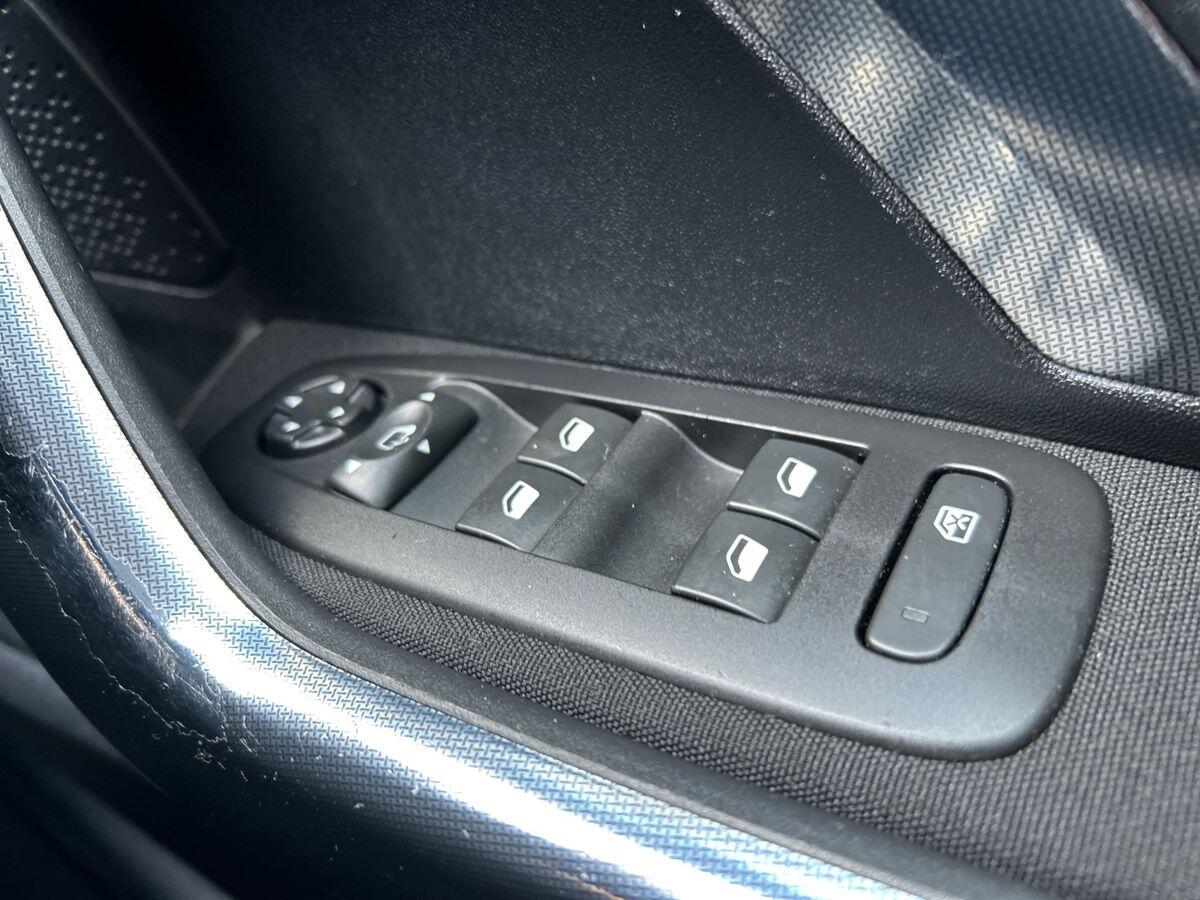 Used Peugeot 2008 2018 for sale - 78024764: Photo 41