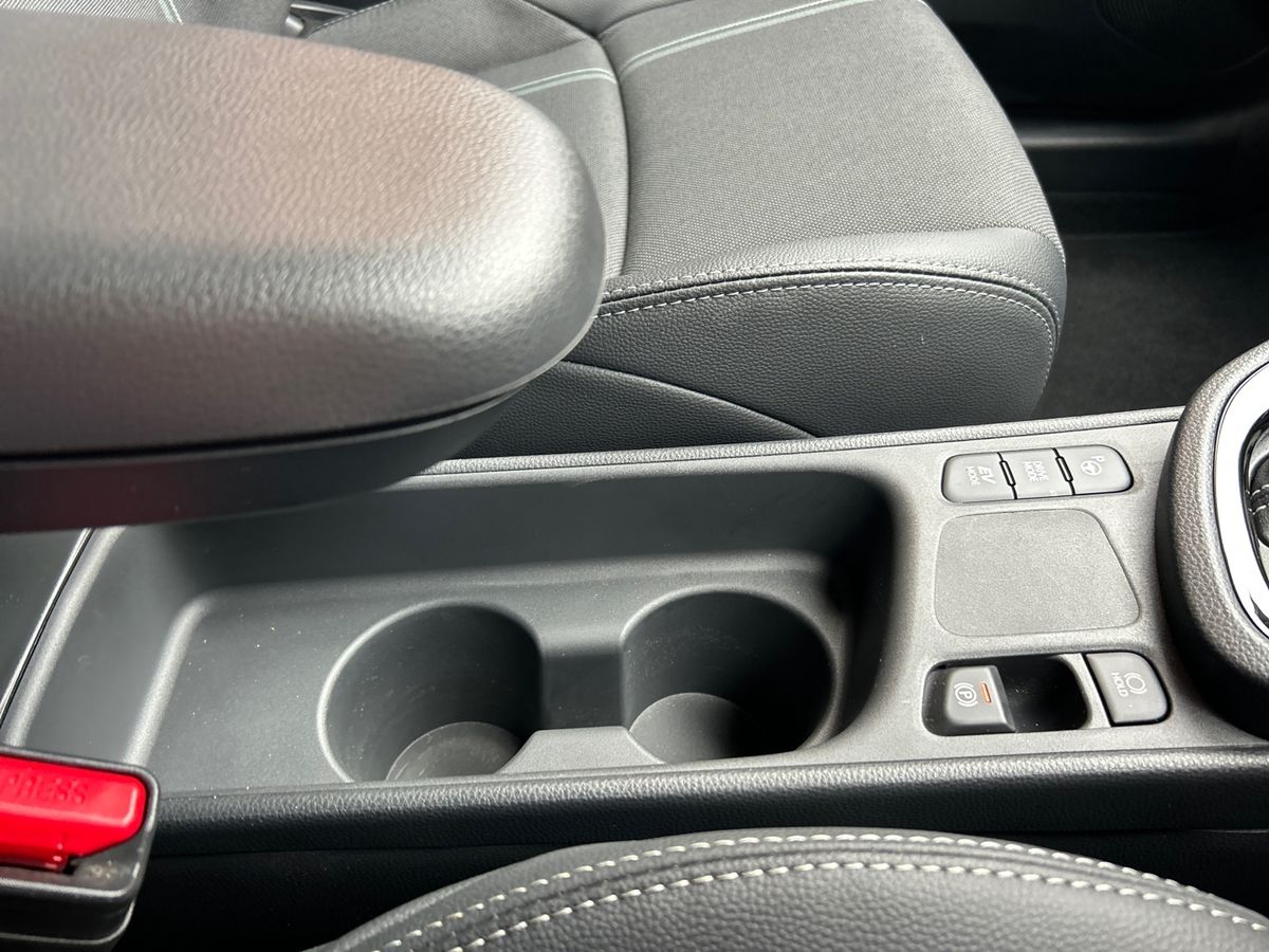 Used Toyota Yaris Cross 2025 for sale - 78084210: Photo 39