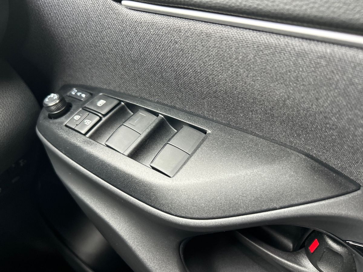 Used Toyota Yaris Cross 2025 for sale - 78084210: Photo 44