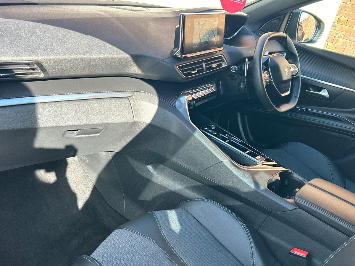 Used Peugeot 3008 2024 for sale - 76300180: Photo 2