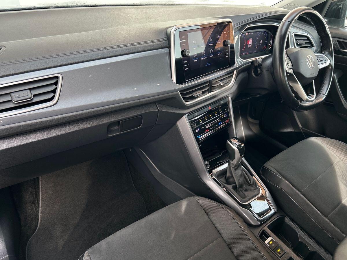 Used Volkswagen T-Roc 2023 for sale - 77589573: Photo 2