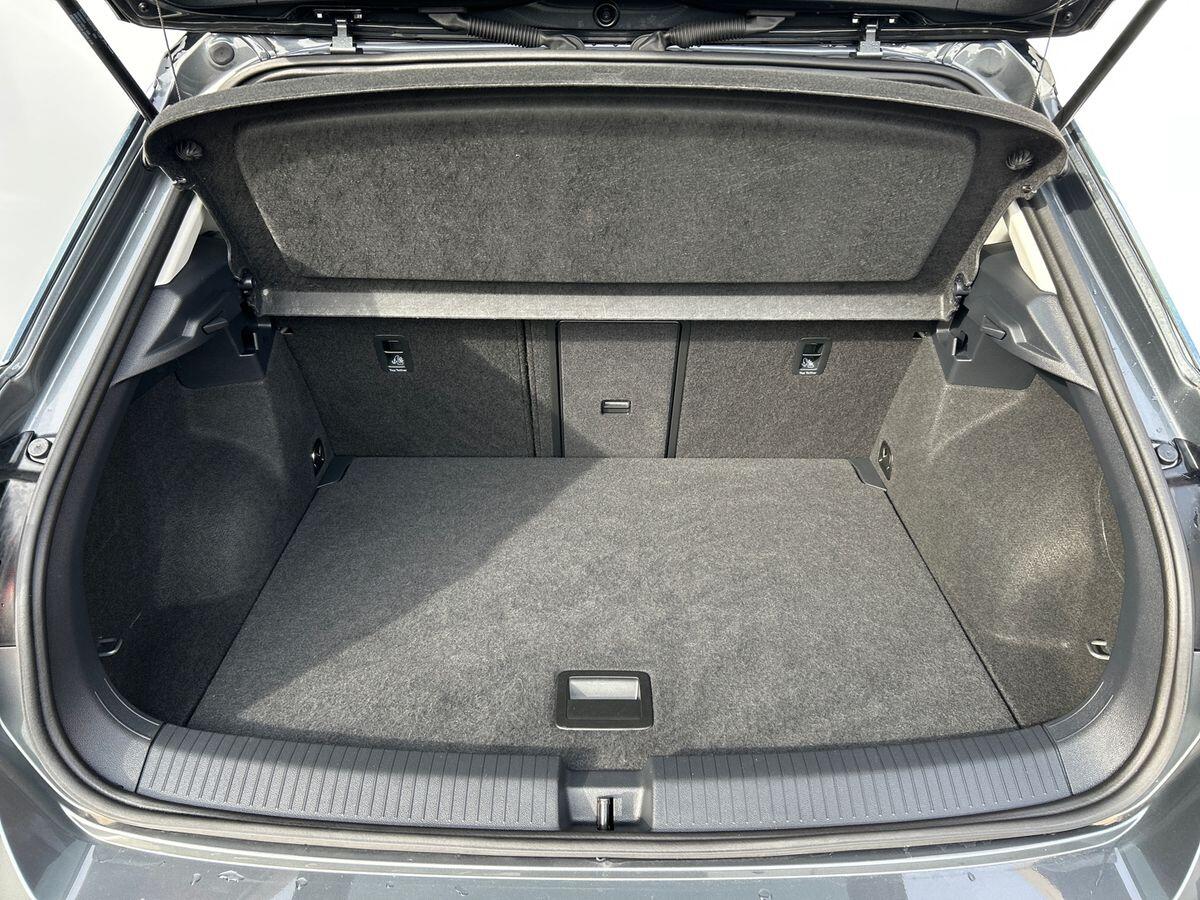 Used Volkswagen T-Roc 2023 for sale - 77589573: Photo 21