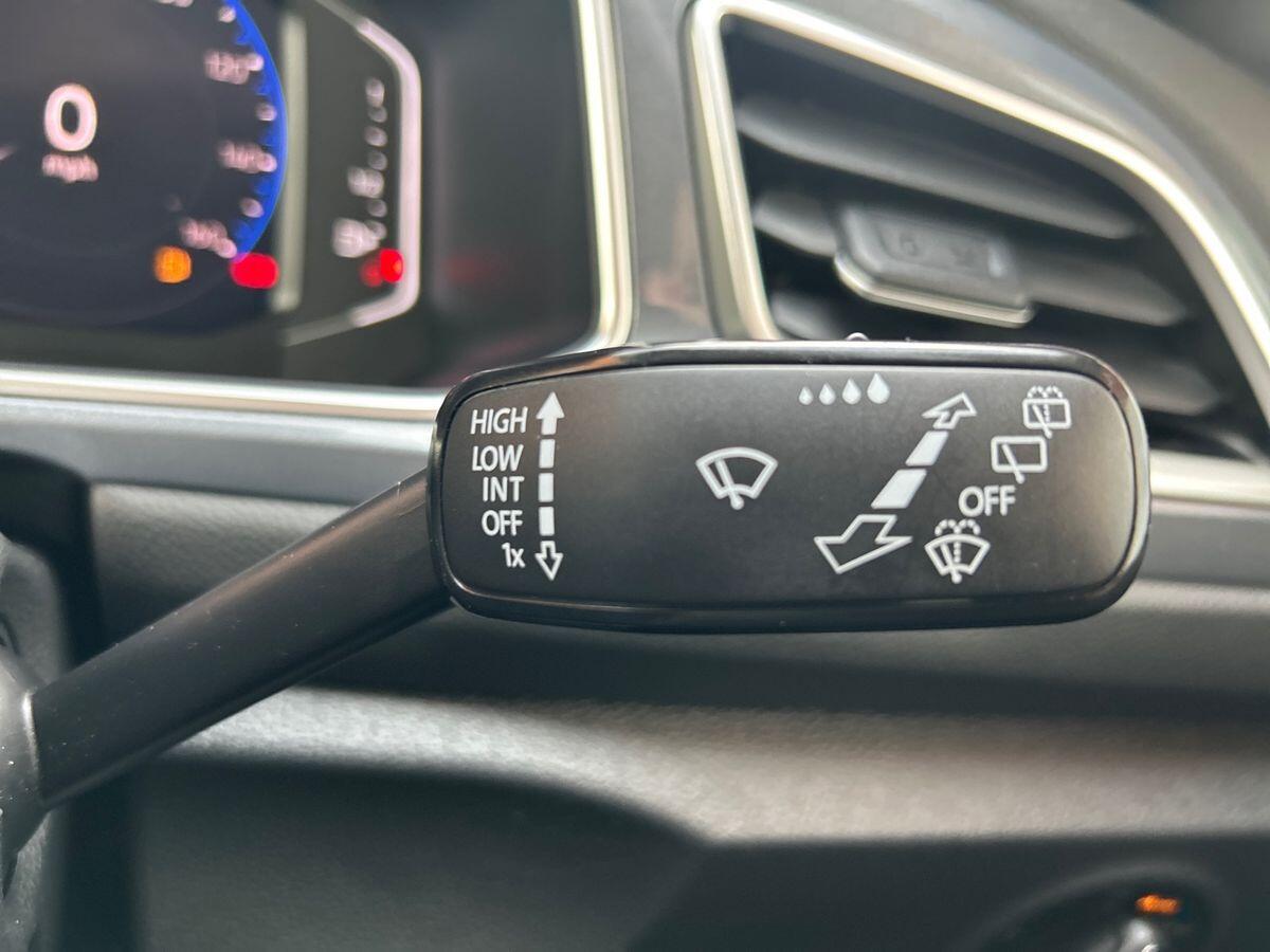 Used Volkswagen T-Roc 2023 for sale - 77589573: Photo 30