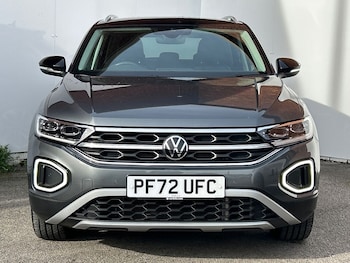 Used Volkswagen T-Roc 2023 for sale - 77589573: Photo